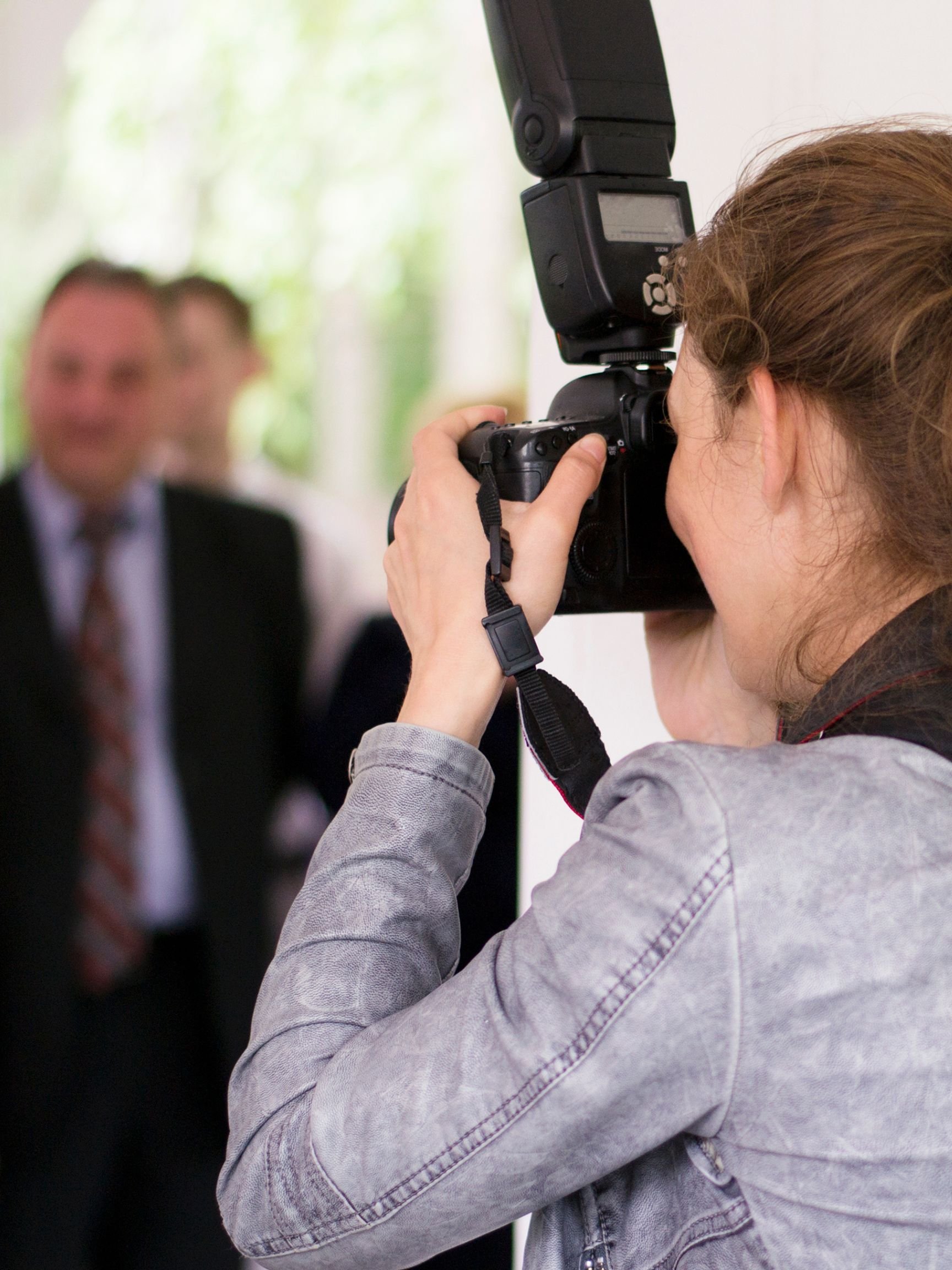 Event Photography Pricing Guide 2026: Hourly Rates vs. Day Packages