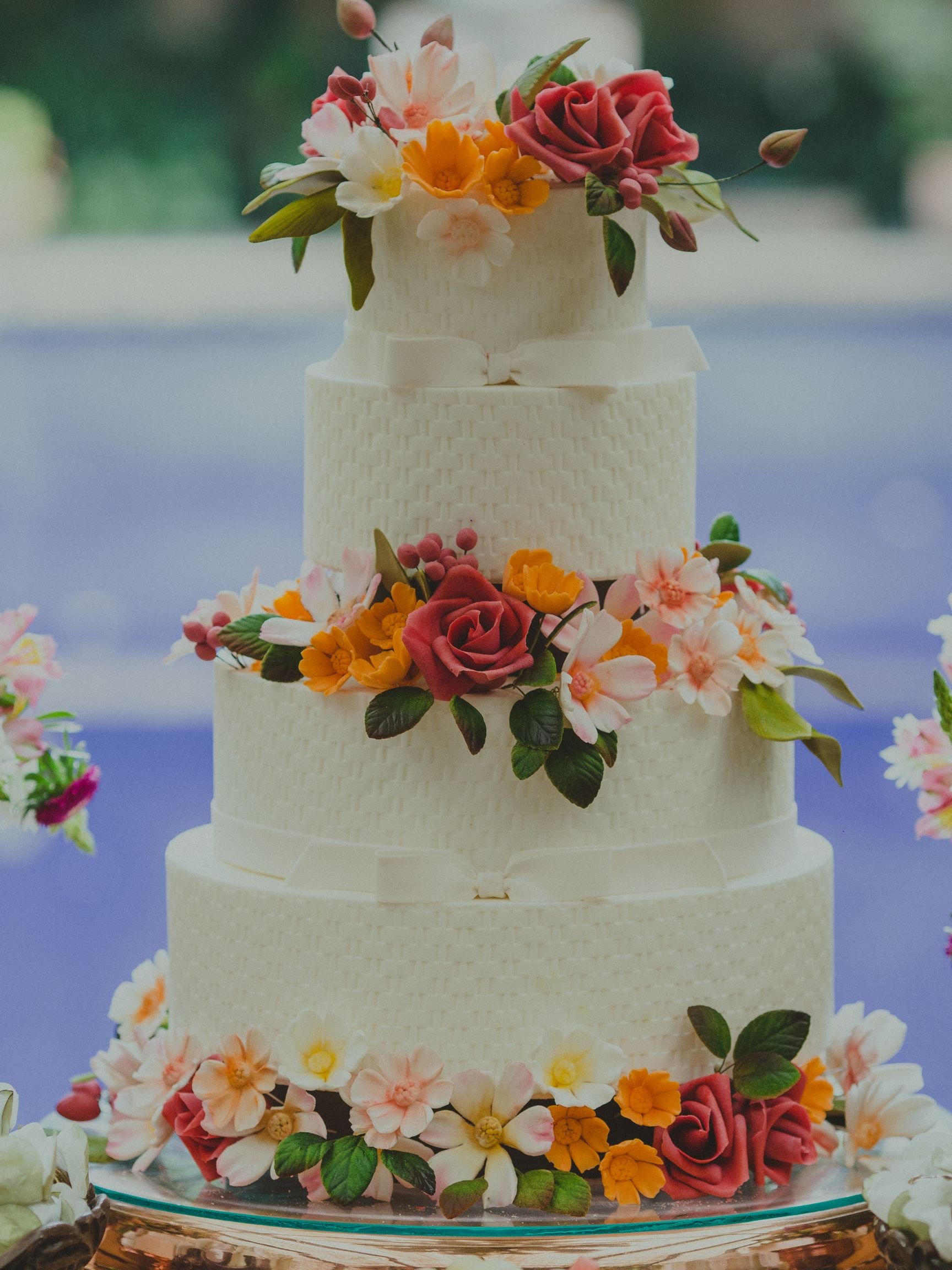 Hidden Costs of Wedding Cakes: Delivery, Setup, and Cake Cutting Fees